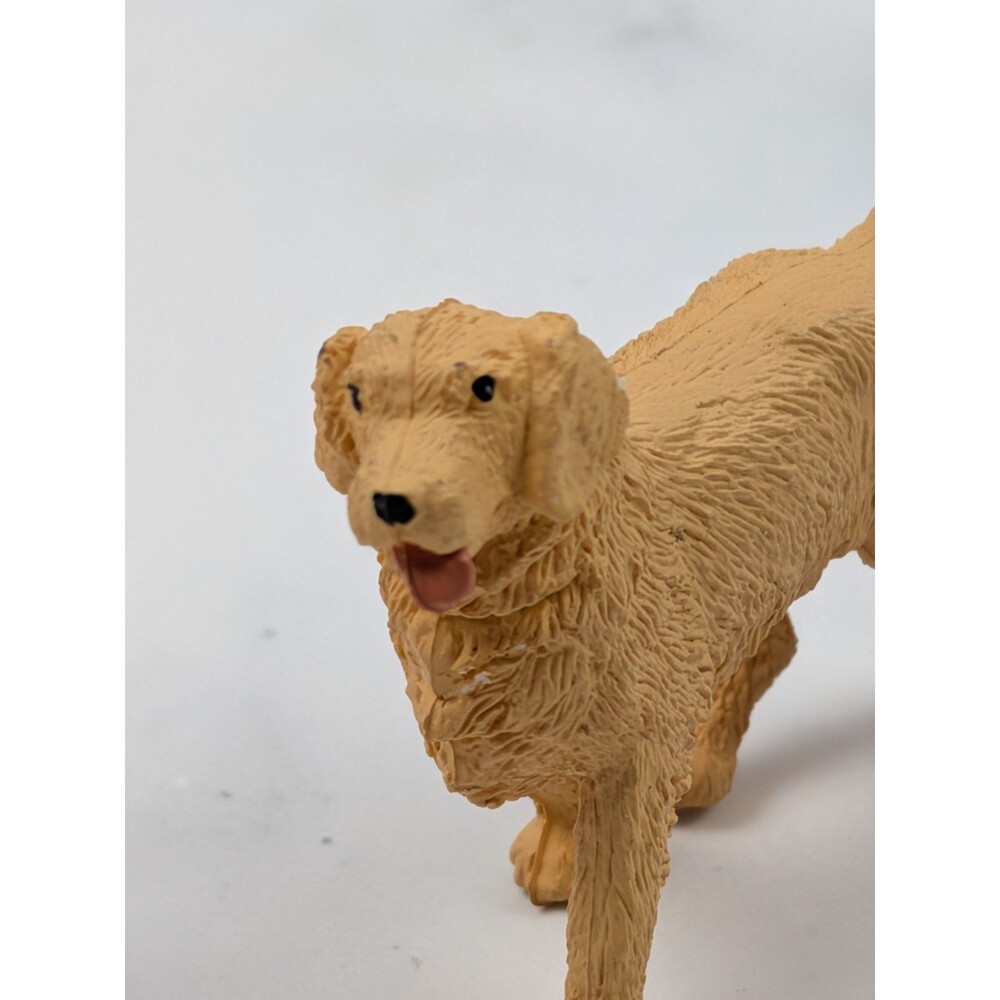 Safari LTD Golden Retriever Dog Solid Plastic Realistic Toy Animal Figure - Picture 5 of 6